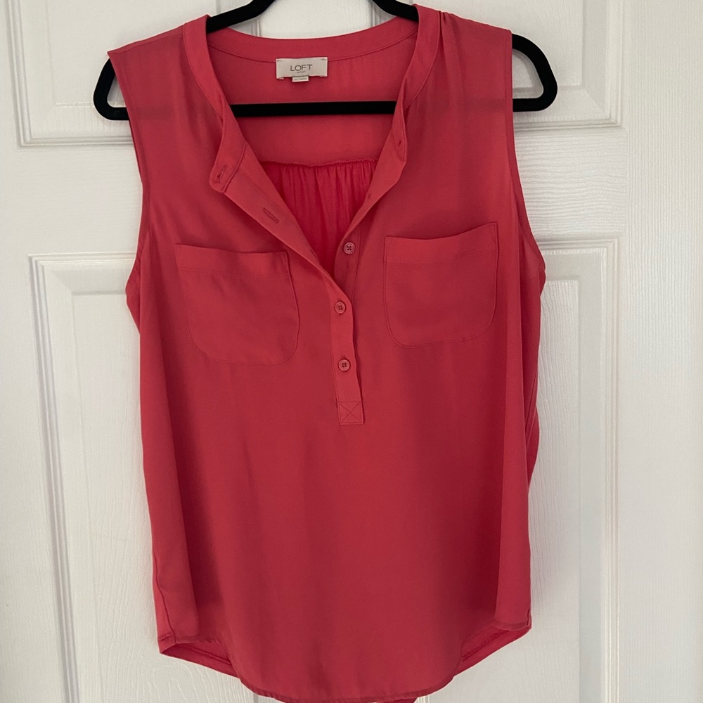LOFT women’s sleeveless coral top
